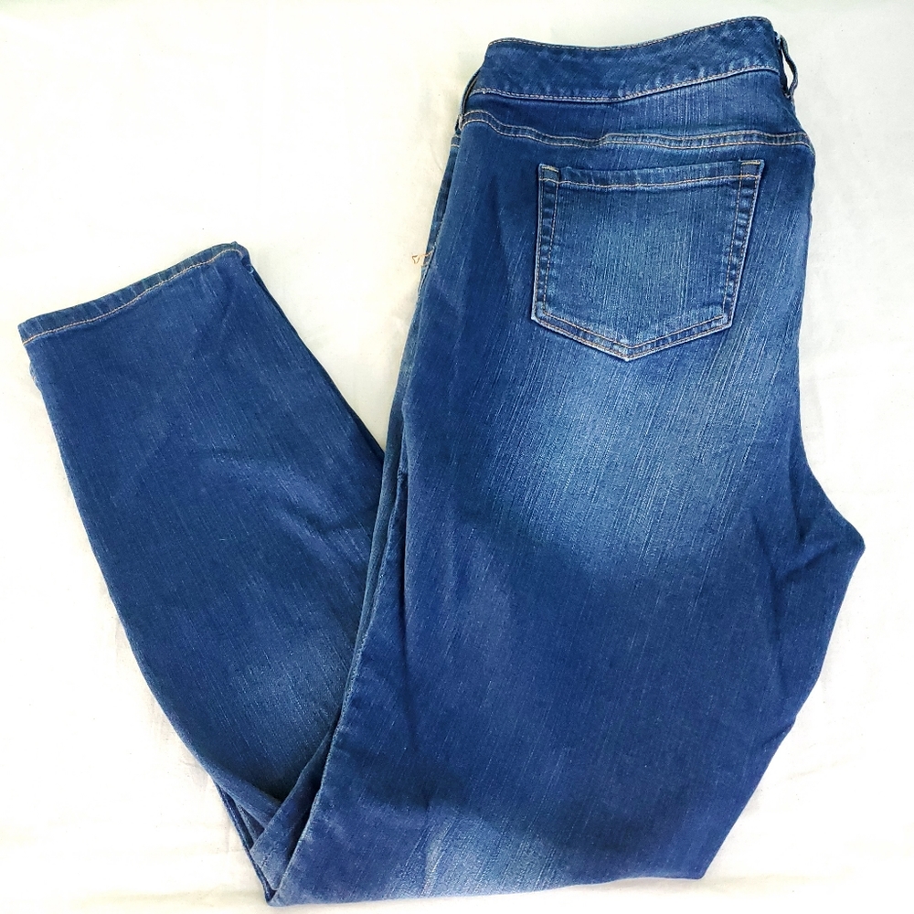 Gently used Torrid boyfriend jeans PLUS SIZE 16s (short)